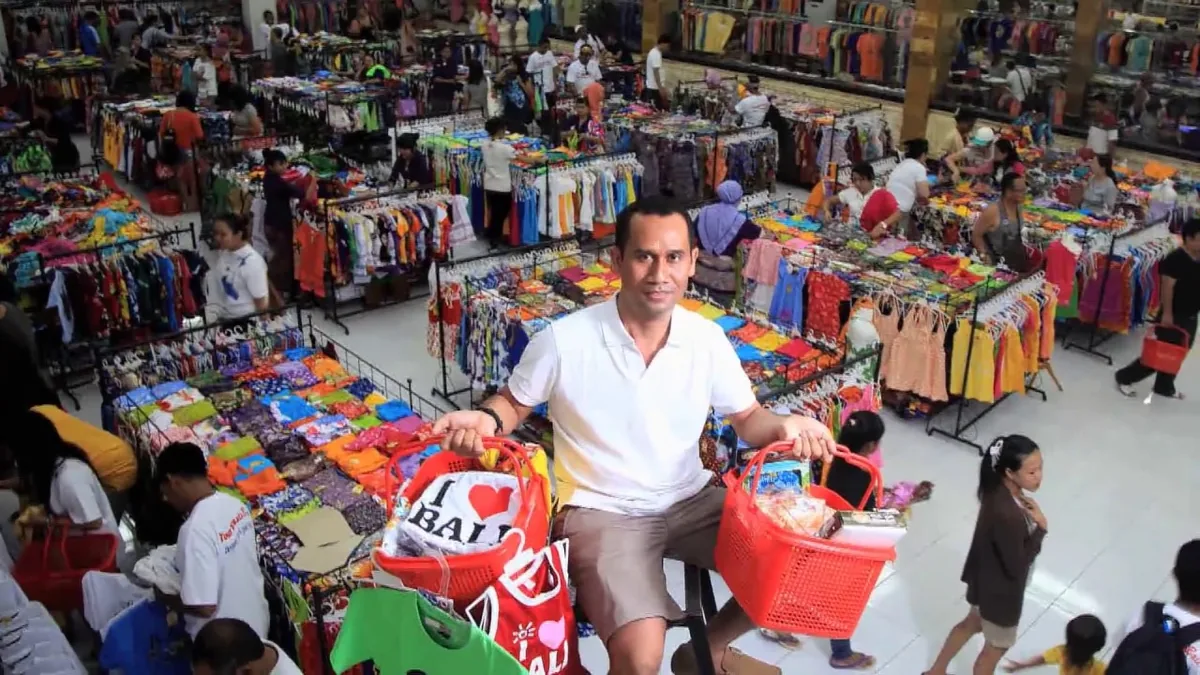 Colourful souvenir stalls inside a shop